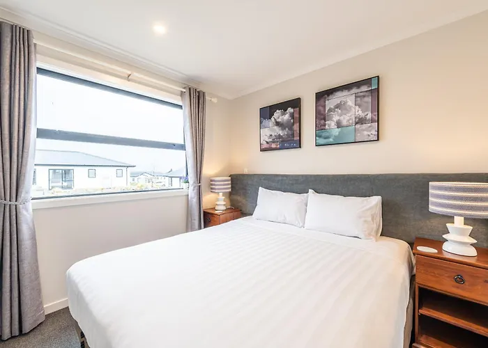 33 Star Apartment