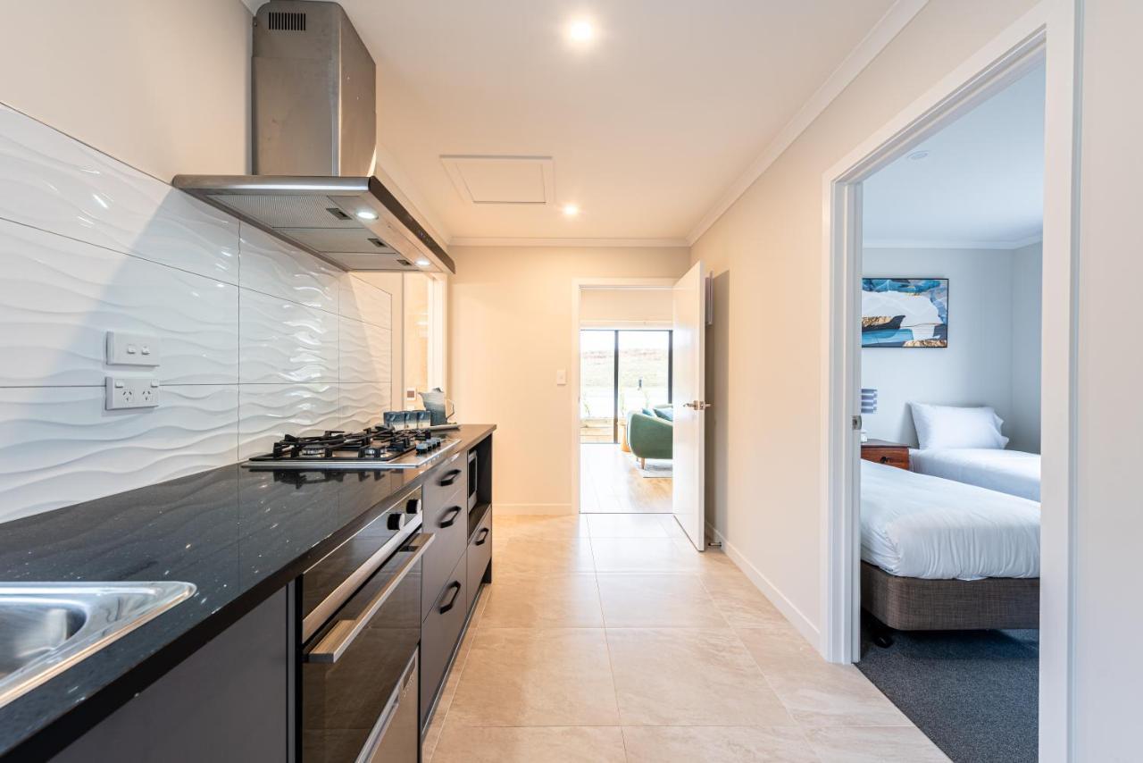 Apartment 33 Star *