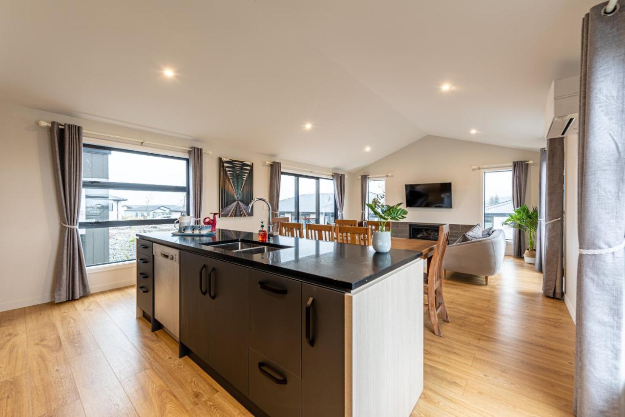 Apartment 33 Star *